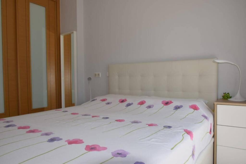 Brina, Stylish Apartment In Portimão Exteriör bild